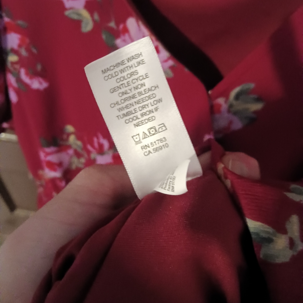 EUC Maurices Women's Burgundy Floral Mesh Ruched Sleeve Wrap Blouse 2X - Picture 7 of 9